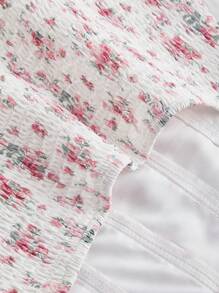 SHEIN MOD 褶皱前片拼色碎花浪漫背心细肩带上衣，情人节背心细肩带上衣，度假背心细肩带上衣，女士春季约会装，束腰背心细肩带上衣，女士派对装，波西米亚风女装