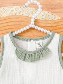 2pcs Baby Girl Casual Vacation Solid Comfy Cotton Blend Ruffle Trim Colorblock Top And Shorts Clothes Set, Spring/Summer New Arrival - Green - View 3
