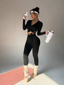 Easithlete 交叉短款裹身性感紧身 V 领性感短款上衣长袖、提拉蜜桃臀健身运动休闲修身长腿高弹力打底衫纯色优雅瑜伽 2 件套 - 黑色 - 查看 7