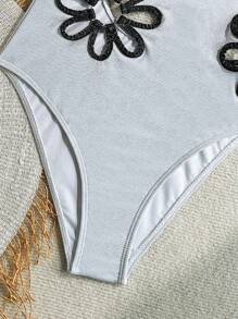 Soleia 1 Stück Damen Blumen Ausschnitt Kontrast Farbe Trägerloses Rückenfrei Badeanzug, geeignet für Strandurlaub, Valentinstag, Bademode für Frauen, Valentinstags-Kleidung, Urlaubsoutfits für Frauen, Strandoutfits für Frauen für Sommerurlaub