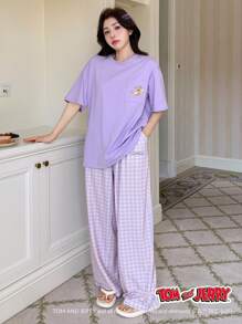 TOM AND JERRY X DAZY 杰瑞角色口袋印花休闲 T 恤和格纹图案宽松直筒睡裤 2 件家居服套装