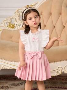 SHEIN Playful Pals 2 件套 女婴幼儿（0-3 岁）优雅校园帽袖 V 领纹理花卉无袖上衣衬衫搭配蝴蝶结格子荷叶边裙粉色套装 - 粉色 - 查看 9