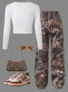 SHEIN Explorewe Girls Cool Cherry Graphic Top Paired With Digital Printed Cargo Pants, Casual Street Fashion - Khaki - View 2
