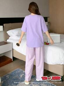 TOM AND JERRY X DAZY 杰瑞角色口袋印花休闲 T 恤和格纹图案宽松直筒睡裤 2 件家居服套装