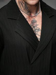 Manfinity RSRT Men's Casual Daily Wear For Beach Vacations, Featuring A Classic Black Loose-Fit Casual Shirt Set With Short Sleeves And A Gun Collar, Made From Vertical Striped Pleated Textured Jacquard Fabric. This Outfit Is Perfect For Hawaiian Beach Vacations, Music Festivals, And Everyday Wear. It Makes A Great Gift For Boyfriends Or Husbands, Designed With A Stylish Loose Drop-Shoulder Fit. Men's Solid Color Short Sleeve Polo Shirt And Shorts Set Men Clothes Outfits For Men Men Shirt Co-Ord ,Men Shorts Set ,Men Two Pieces Outfits - Black - View 2