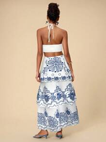 Travachic Váy hở lưng in hoa màu xanh ngày lễ có cổ yếm - Xanh và trắng - Xem 2