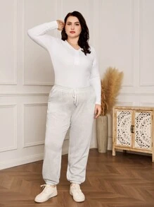 SHEIN Set 2 bucăți Plus Size, ținută nouă de toamnă/iarnă, top cu mânecă lungă cu decolteu în V, cu element de design, elastic, mulat, pantaloni din stofă pulover, casual, îmbrăcăminte sport, comozi, top alb, pantaloni bej, set casual sport elegant, asortat în familie, fiica mamei - Multicolor - Vizualizare 3
