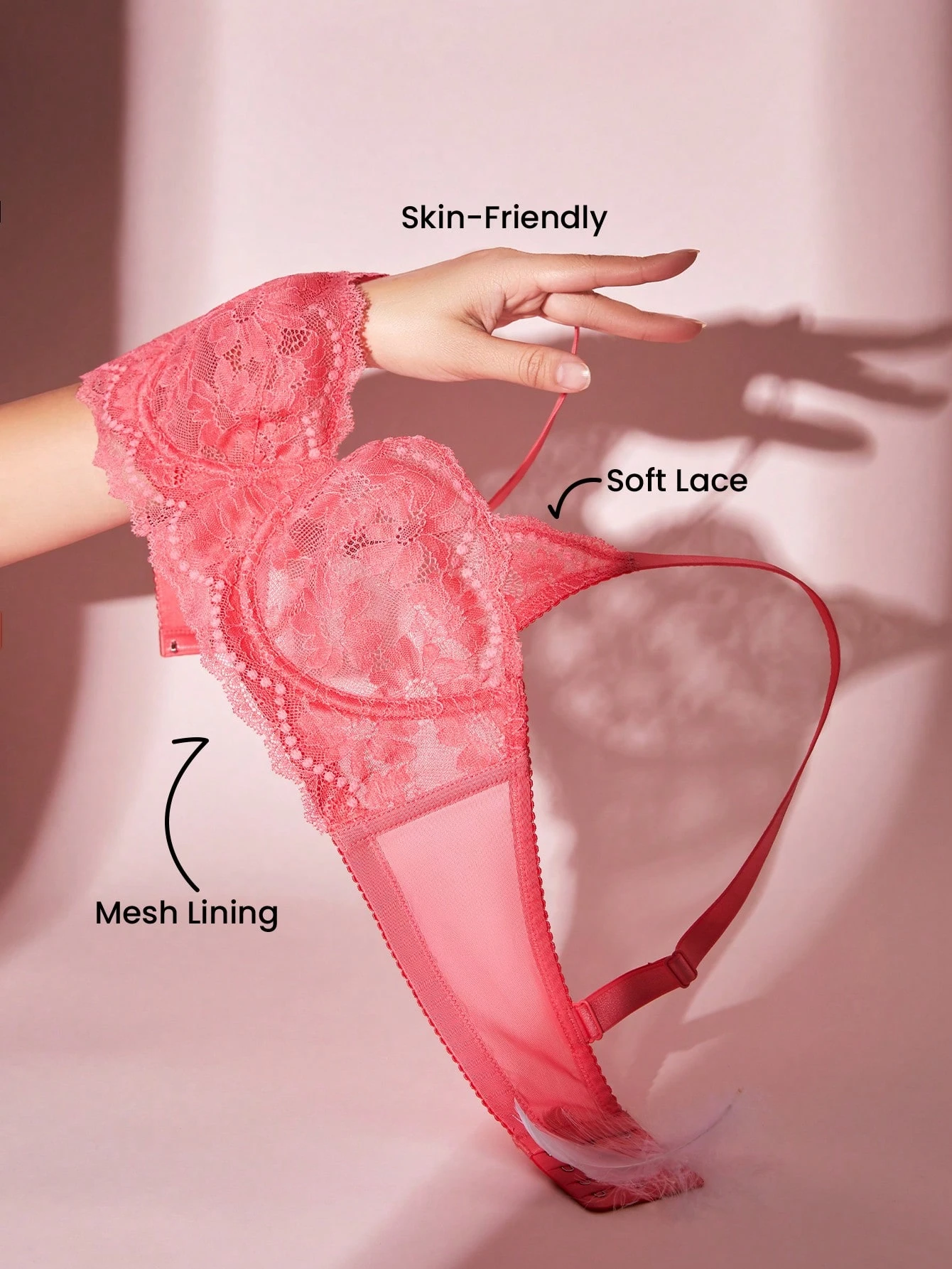 Lingerie femme de salon, balconnet push-up et soutien-gorge minimiseur sexy en dentelle rose et mesh, élégant et respirant. Sous-vêtements de mariée