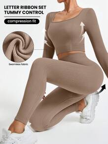 Easithlete 女士方领长袖 T 恤和紧身裤 卡其色无缝运动套装 女士健身套装 女士健身套装 女士紧身裤套装 - 卡其色 - 查看 1