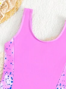 Young Girl Geometric Print Tankini Swimsuit With Beach Shorts - Hot Pink - View 3