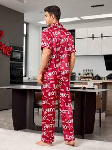 بيجاما رجالية خفيفة الوزن، طقم سترة قصيرة الأكمام مفتوحة أمامها مطبوع عليها حروف باللون الأحمر قماش شرير كهدية عيد الحب للرجال
