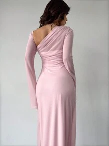 SHEIN Privé Vestido largo de manga larga asimétrico de hombro con malla color rosa pálido, vestido plisado extra largo, vestido rosa, vestido para el Día de San Valentín