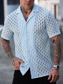 Manfinity RSRT 男士休闲日常穿搭，海滩度假，波西米亚海岛风：INS 同款浪漫优雅浅蓝色领短袖衬衫，饰有精致花卉图案。纽扣前襟设计，是春夏清爽上衣的理想之选。非常适合夏威夷海滩度假和情人节情侣穿着，也是送给男友、女友或丈夫的绝佳礼物。 - 藍色 - 查看 4