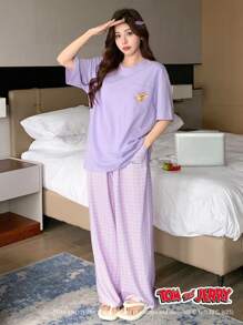 TOM AND JERRY X DAZY 杰瑞角色口袋印花休闲 T 恤和格纹图案宽松直筒睡裤 2 件家居服套装