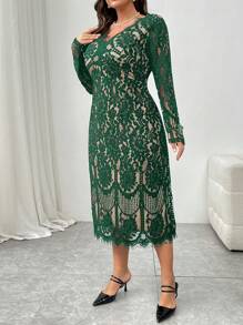 SHEIN Privé Plus Size Contrast Lace V-Neck Long Sleeve Sheer Floral Dress, Suitable For Dates And Dining Out - Dark Green - View 4