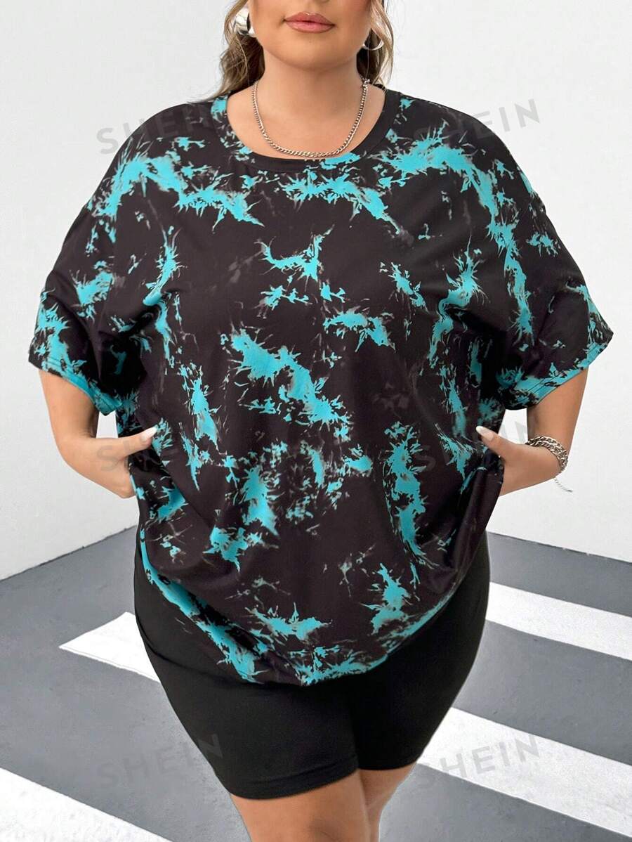 SHEIN CURVE+ Camiseta de manga corta con hombros caídos y teñido anudado de talla grande (teñido anudado aleatorio)