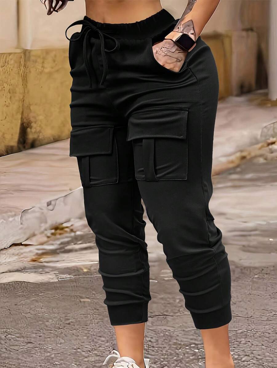 EMERY ROSE 2025 Autumn Women's Solid - Color 3/4 Length Cargo Pants
Dual Side Large Pockets, Cuffed Ankles For Sharp Silhouette
Perfect For Fall & Winter Outer Wear
Effortless Office Sophistication Or Casual Street - Ease Vibe
Comfy & Chic, Redefining Daily Styling - Black - View 1
