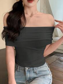 DAZY Dames effen kleur minimalistische casual strakke off-shoulder top T-shirt, off-shoulder top