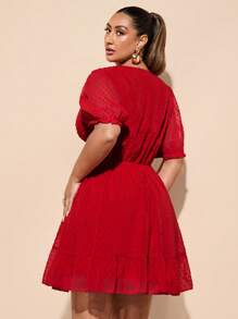 SHEIN BAE Robe d'été/printemps élégante et décontractée pour femmes grandes tailles, manches bouffantes rouges, col V, coupe évasée. Robe mini chic, ajustée à la taille, robe en mousseline à pois. Robe de graduation, robe invitée de mariage, robe de soirée