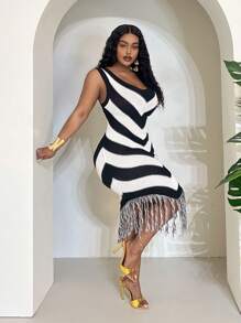 Slaydiva فستان كنزة ذو رقبة على شكل حرف V وأطراف متدلية، بلون أبيض وأسود عصري، موسم 2025 ، تصميم كاجوال محدود البساطة، مقاسات كبيرة