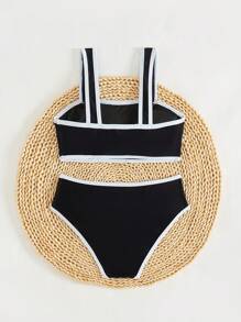 SHEIN Conjunto de traje de baño para niñas preadolescentes, diseño simple con tirantes ajustables, 2 piezas, contraste de color negro y blanco, estilo minimalista y de moda, adecuado para nadar y playa - Blanco y Negro - Ver 3