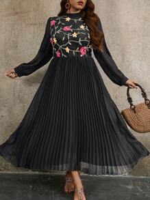 SHEIN Clasi Vestido plisado de manga larga en gasa bordada elegante para mujeres de talla grande, conjunto de atuendo para el Día de San Valentín de primavera/verano