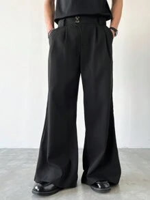 Claim Dot 男士休闲日常穿着，这款高级小众黑色复古宽松西装裤，腰部饰有双扣细节。适合音乐节和日常穿着，是送给男友或丈夫的绝佳礼物，完美诠释了Y2K风格。男士简约风格西装裤，正面纽扣口袋，休闲日常穿着，黑色阔腿裤。 - 黑色 - 查看 3