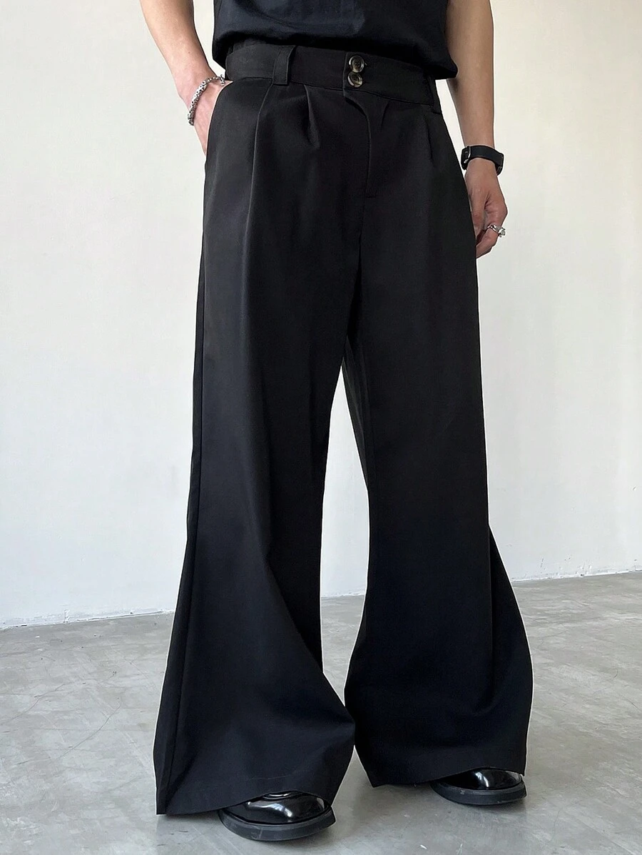 Claim Dot 男士休闲日常穿着，这款高级小众黑色复古宽松西装裤，腰部饰有双扣细节。适合音乐节和日常穿着，是送给男友或丈夫的绝佳礼物，完美诠释了Y2K风格。男士简约风格西装裤，正面纽扣口袋，休闲日常穿着，黑色阔腿裤。 - 黑色 - 查看 1