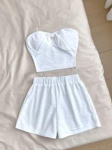 SHEIN Set informal de vacaciones de 2 piezas para adolescentes con top corto tipo bandeau texturizado y shorts de cintura alta - Blanco - Ver 6