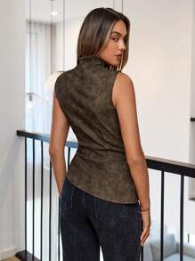 SHEIN Essnce 棕色 PU 皮革褶皱短款背心，秋季上衣，皮革上衣，外出，女士休闲时尚 90 年代街拍春秋季纯色褶皱领 PU 背心无袖上衣秋季女式上衣 - 咖啡棕 - 查看 5