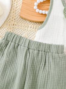 2pcs Baby Girl Casual Vacation Solid Comfy Cotton Blend Ruffle Trim Colorblock Top And Shorts Clothes Set, Spring/Summer New Arrival - Green - View 4