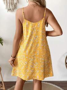 SHEIN Váy ngắn in họa tiết hoa đơn giản cho bà bầu có dây đeo mảnh cài nút phía trước - Màu vàng - Xem 2