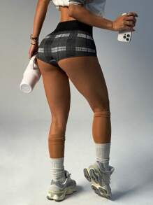 Easithlete Women's Plaid Casual Fitness Sports ShortsWomen Sweat Short, Gym Short, Biker Short - Black and White - View 5