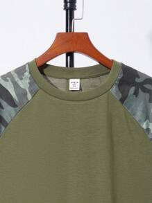 SHEIN Teen Boys' Casual Patchwork Camo Raglan Sleeve T-Shirt, Sports Streetwear Punk Rockaway Collegiate Daily Outdoor Party Music Festival Tee, Suitable For Spring & Summer, Military Green