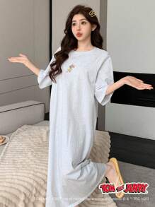 TOM AND JERRY X DAZY 简约图案印花宽松插肩袖休闲连衣裙、家居服、Moo Moo 睡衣 - 淺灰色 - 查看 4