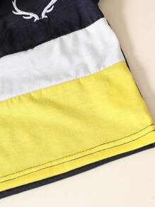 2 pezzi Set polo e pantaloncini per bambino, in colori a contrasto blu navy, bianco e giallo, perfetto per uso quotidiano, feste o uscite, per sembrare carino e signorile, abbigliamento estivo, costume da bagno