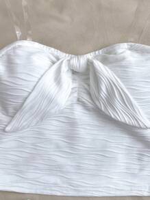 SHEIN Set informal de vacaciones de 2 piezas para adolescentes con top corto tipo bandeau texturizado y shorts de cintura alta - Blanco - Ver 7