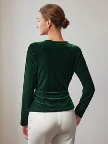MOTF Camiseta con botón decorativo y fruncido de terciopelo - Verde Oscuro - Ver 5