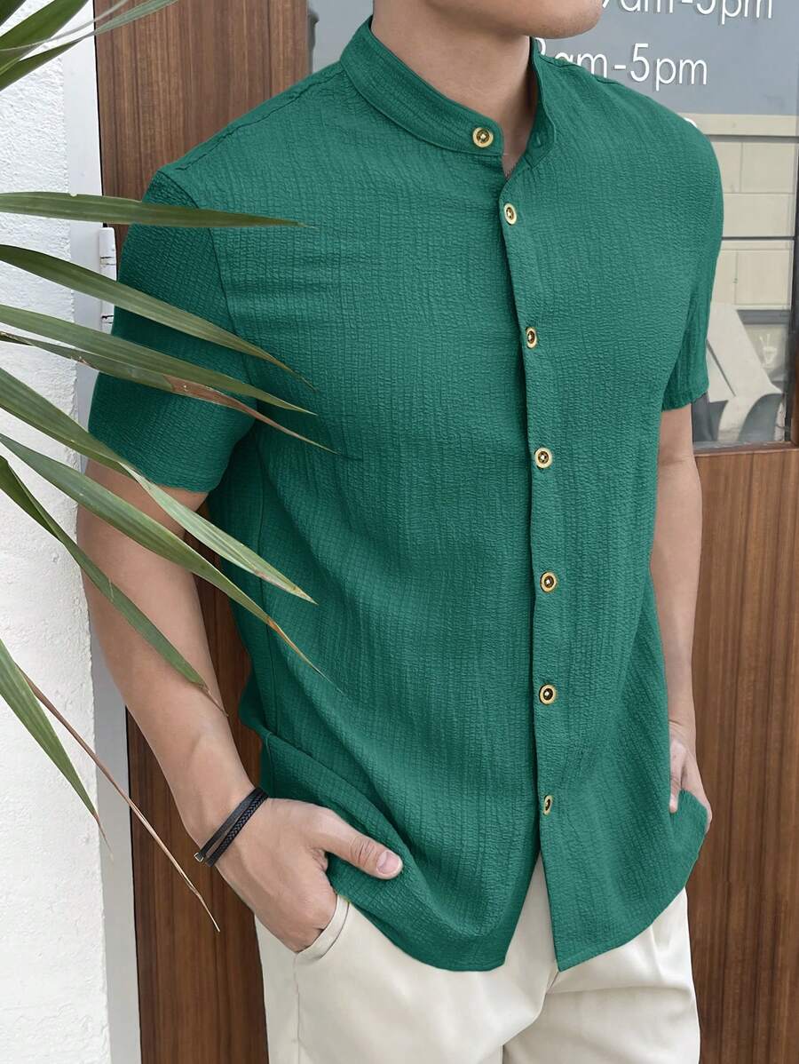 SHEIN X ELOISA & ORSON Manfinity VCAY Men's Solid Color Short Sleeve Single-Breasted Casual Woven Shirt