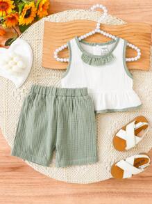 2pcs Baby Girl Casual Vacation Solid Comfy Cotton Blend Ruffle Trim Colorblock Top And Shorts Clothes Set, Spring/Summer New Arrival - Green - View 1
