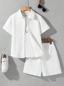 SHEIN 2 件套青少年男孩休闲百搭舒适 Polo 领前开宽松短袖上衣和短裤两件套服装，适合春、夏、秋、冬各季节上学、花园、海滩、生日 - 白色 - 查看 1