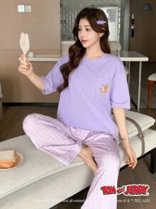 TOM AND JERRY X DAZY 杰瑞角色口袋印花休闲 T 恤和格纹图案宽松直筒睡裤 2 件家居服套装