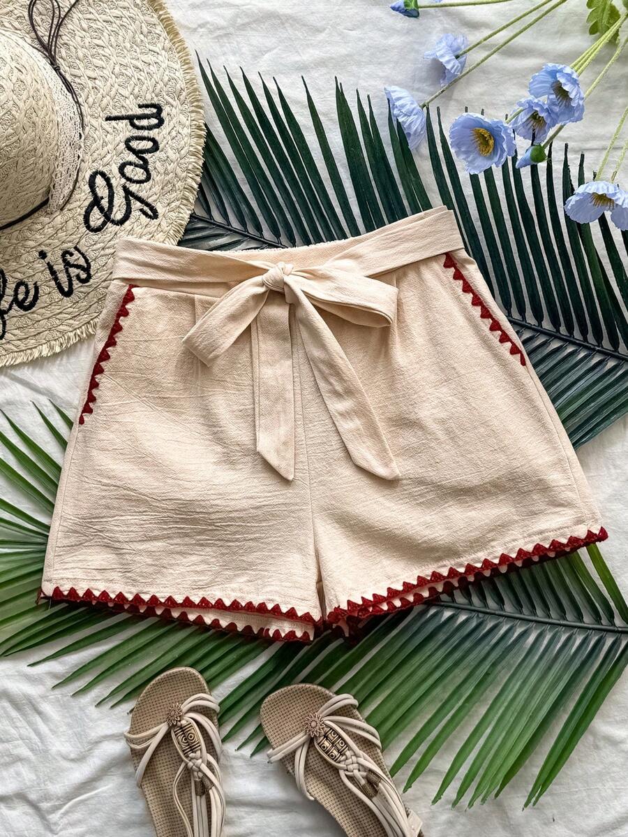 SHEIN Unity 女士花卉边饰系带蝴蝶结腰短裤，卡其色