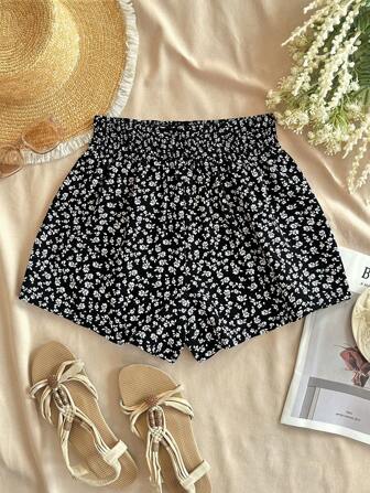 SHEIN VCAY Short taille haute ample en tissu avec imprimé floral, printemps pour femmes. Tenue occidentale, style bohème, décontracté, pour les vacances