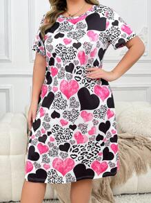 Plus Size Heart Print Crew Neck Short Sleeve Nightgown - Multicolor - View 4