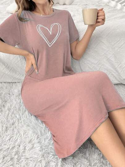 简约心形印花睡袍，极简时尚休闲，适合日常穿着，Moo Moo