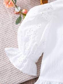 SHEIN Teen Girls' White Woven Butterfly Decor Ruffle Hem Embroidery Floral Pattern Vacation Casual Cute Blouse Top