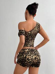 SHEIN Unity Leopard Print Oblique Shoulder Top With Cropped Length, Simple And Stylish Casual Everyday Wear - Multicolor - View 2