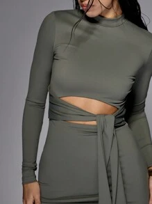 MISSGUIDED Elegant Long Sleeve Mock Neck Maxi Dress With Side Slit Cut-Out Waist Tie Detail Evening Party Formal Fall Winter Spring - Dark Green - View 5