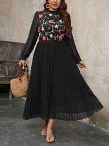 SHEIN Clasi Vestido plisado de manga larga en gasa bordada elegante para mujeres de talla grande, conjunto de atuendo para el Día de San Valentín de primavera/verano